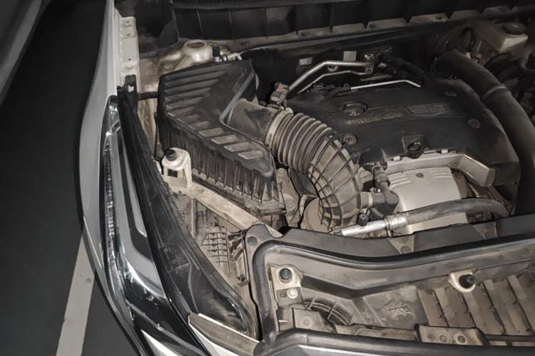Used Cadillac XT5 2016 28T Four-Wheel Drive Luxury Model Engine Bay Right