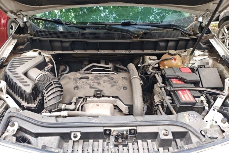 Used Cadillac XT5 2016 25T Luxury Model Engine Bay
