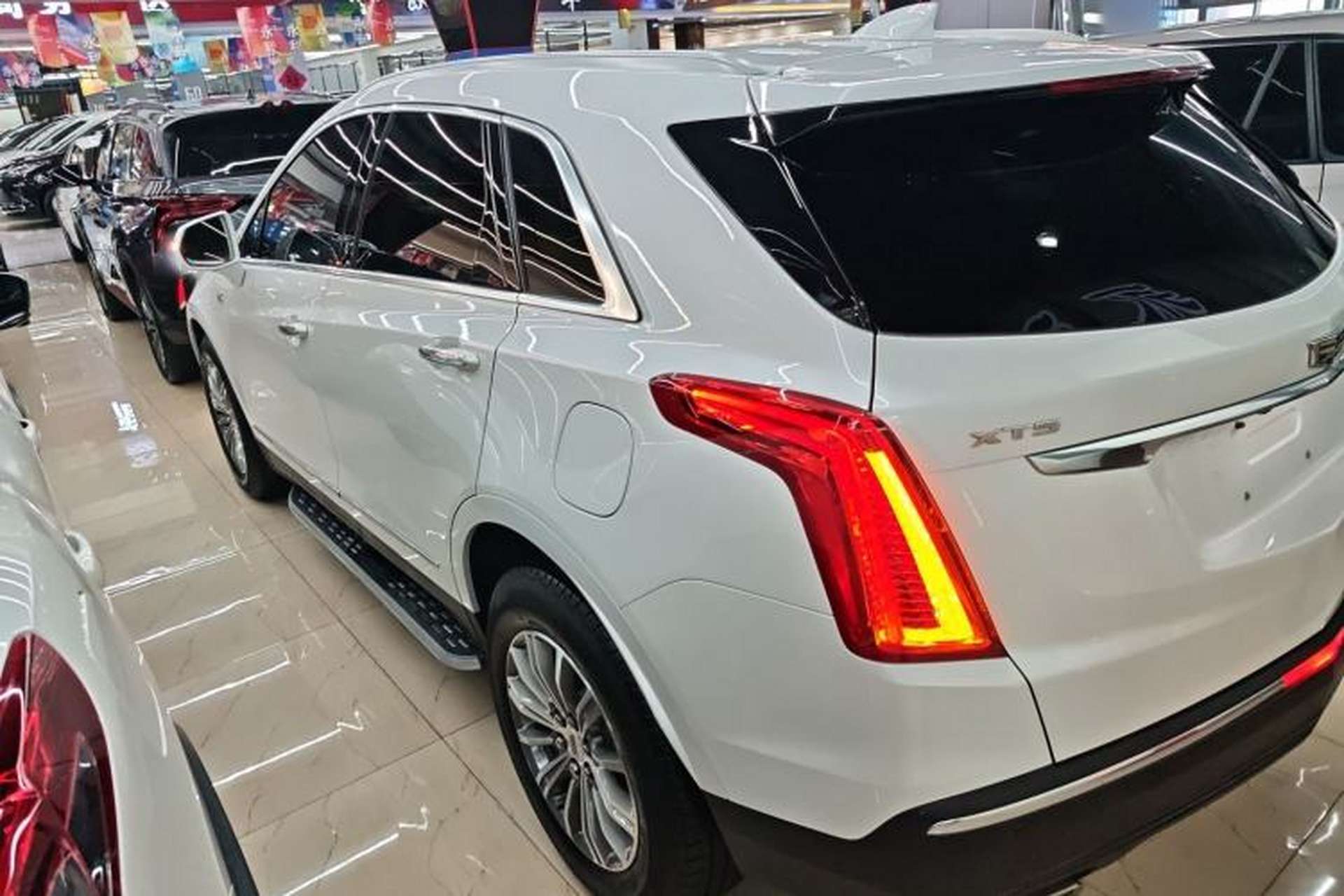 Used Cadillac XT5 2016 25T Luxury Model Exterior 2