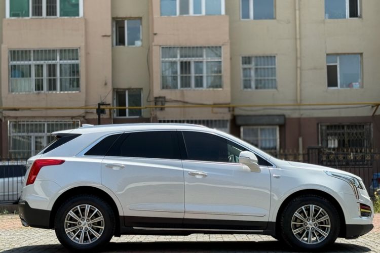 Used Cadillac XT5 2016 28T Four-Wheel Drive Luxury Model Exterior 3