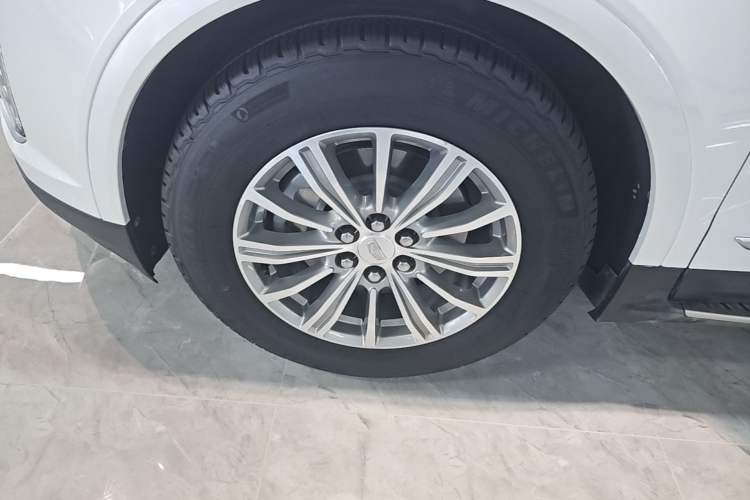 Used Cadillac XT5 2016 25T Luxury Model Exterior 4