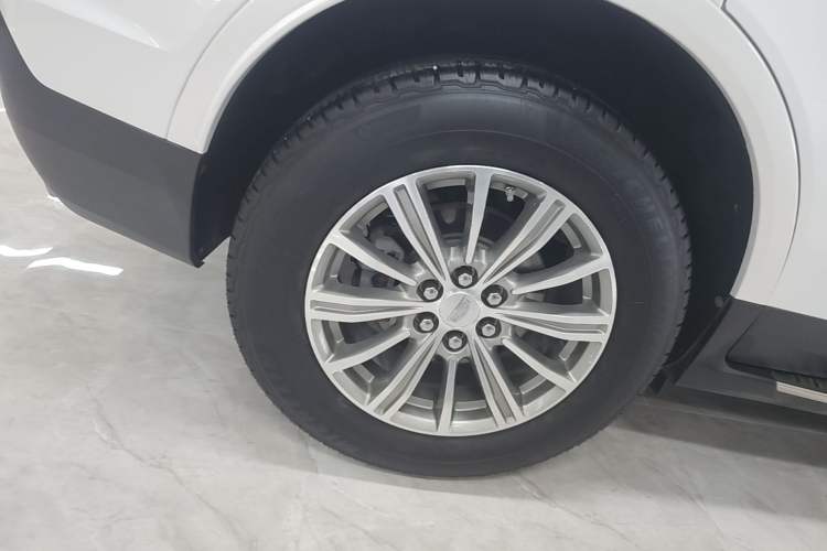 Used Cadillac XT5 2016 25T Luxury Model Exterior 5