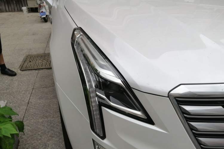 Used Cadillac XT5 2016 28T Four-Wheel Drive Luxury Model Exterior 6