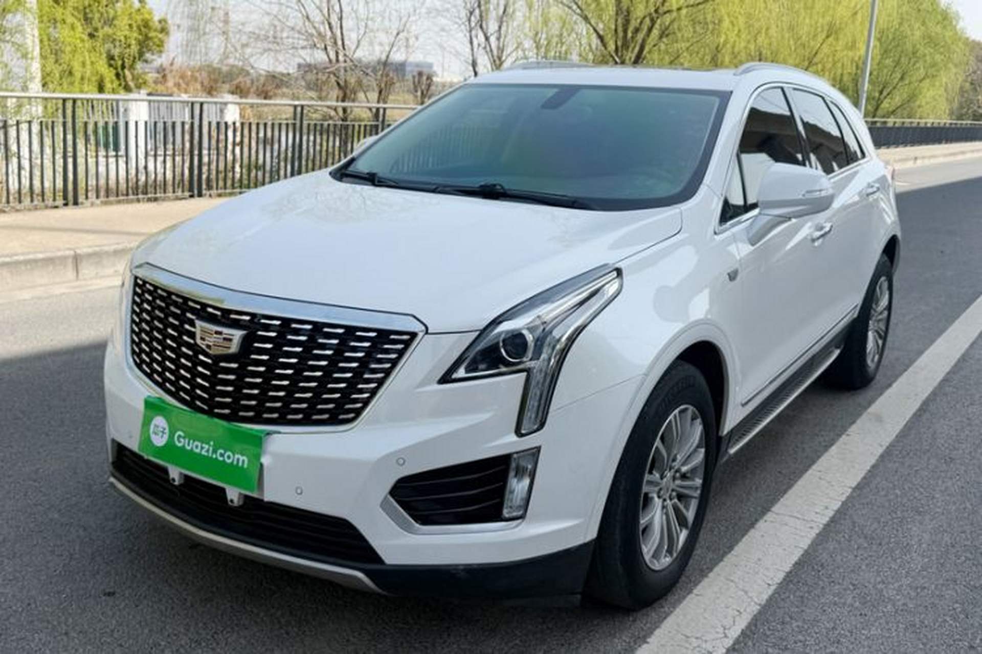 Used Cadillac XT5 2016 25T Luxury Model Front Left 45 Deg