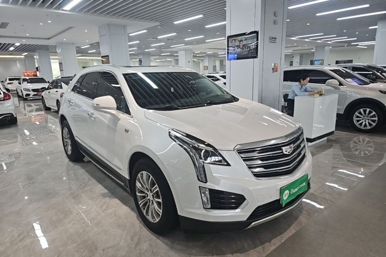 Used Cadillac XT5 2016 25T Luxury Model Front Right 45 Deg