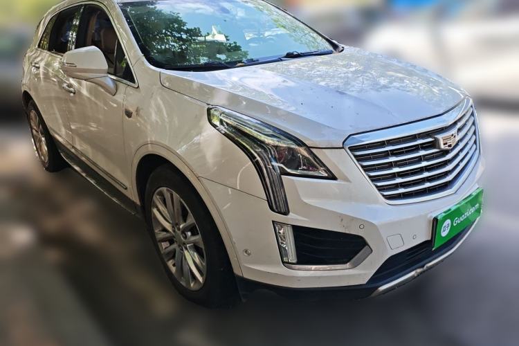 Used Cadillac XT5 2016 28T 4x4 Platinum Edition Front Right 45 Deg