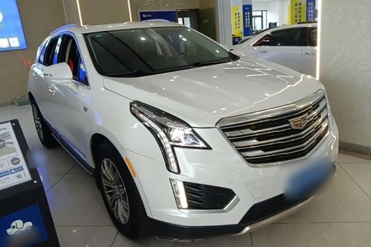 Used Cadillac XT5 2016 25T Luxury Model Front Right 45 Deg