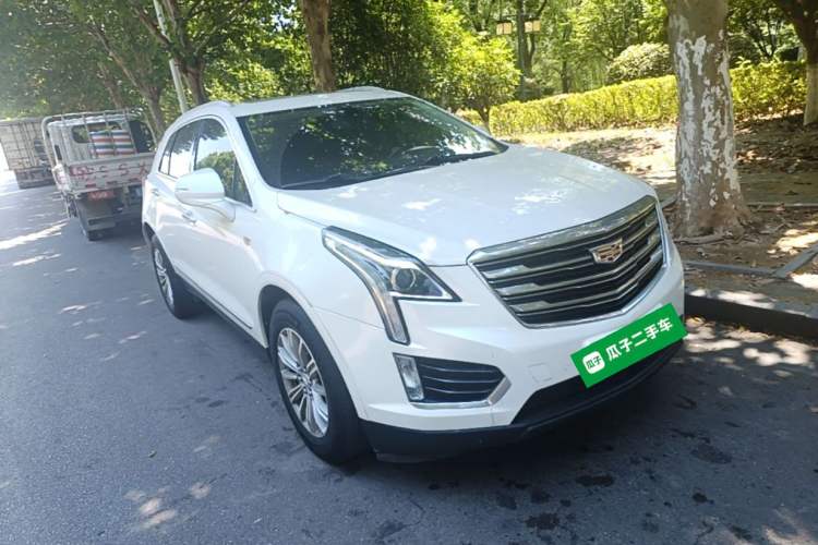 Used Cadillac XT5 2016 25T Luxury Model Front Right 45 Deg