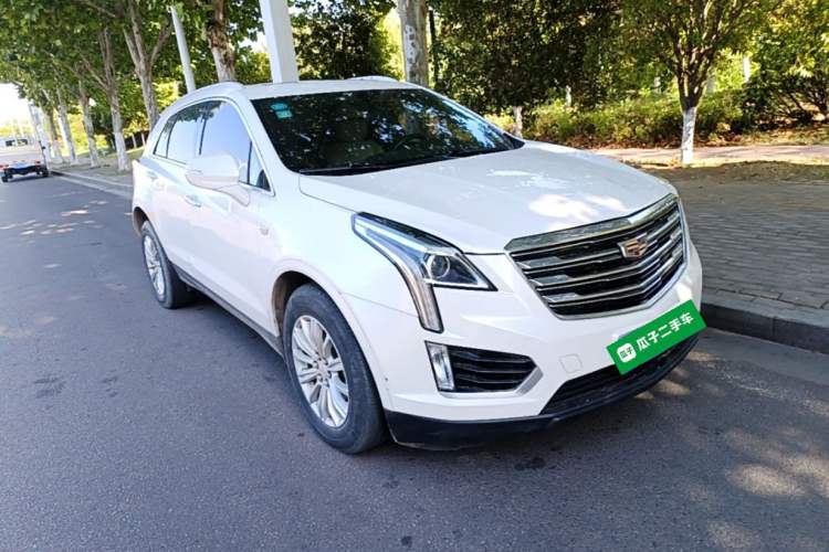 Used Cadillac XT5 2016 25T Tech Edition Front Right 45 Deg