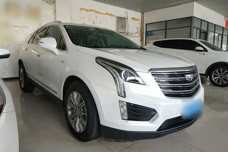 Used Cadillac XT5 2016 25T Luxury Model Front Right 45 Deg
