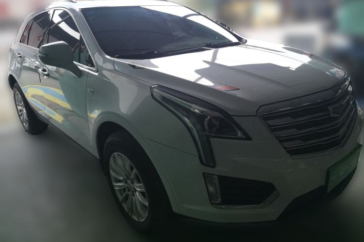Used Cadillac XT5 2016 25T Tech Edition Front Right 45 Deg