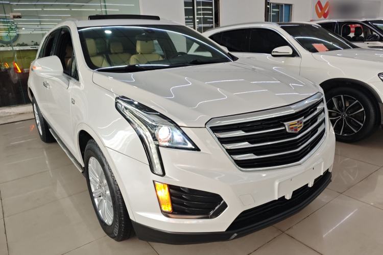 Used Cadillac XT5 2016 25T Tech Edition Front Right 45 Deg