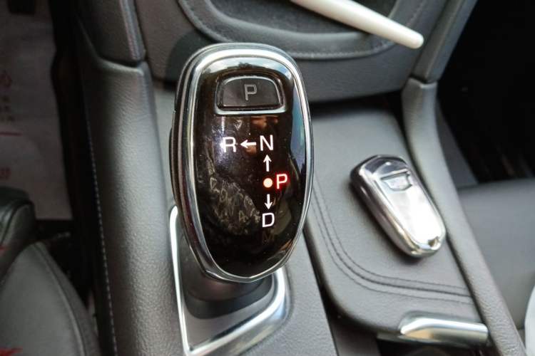 Used Cadillac XT5 2016 25T Luxury Model Gear Lever