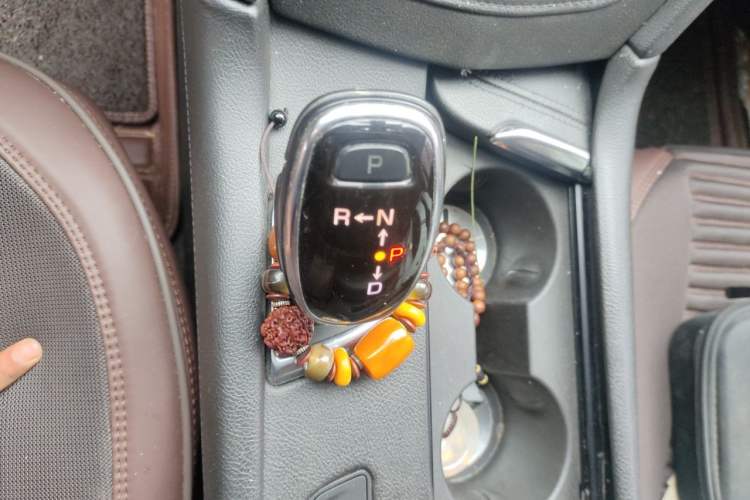 Used Cadillac XT5 2016 28T Four-Wheel Drive Luxury Model Gear Lever