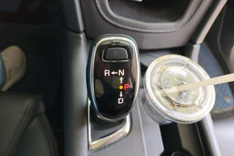 Used Cadillac XT5 2016 25T Luxury Model Gear Lever