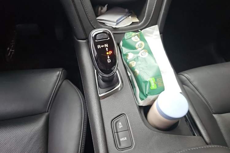 Used Cadillac XT5 2016 25T Luxury Model Gear Lever