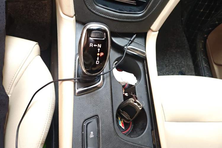 Used Cadillac XT5 2016 25T Tech Edition Gear Lever