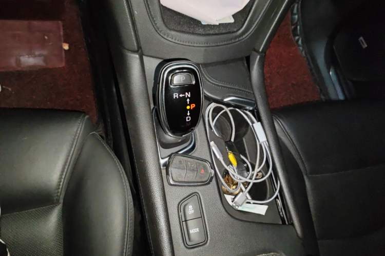 Used Cadillac XT5 2016 25T Luxury Model Gear Lever