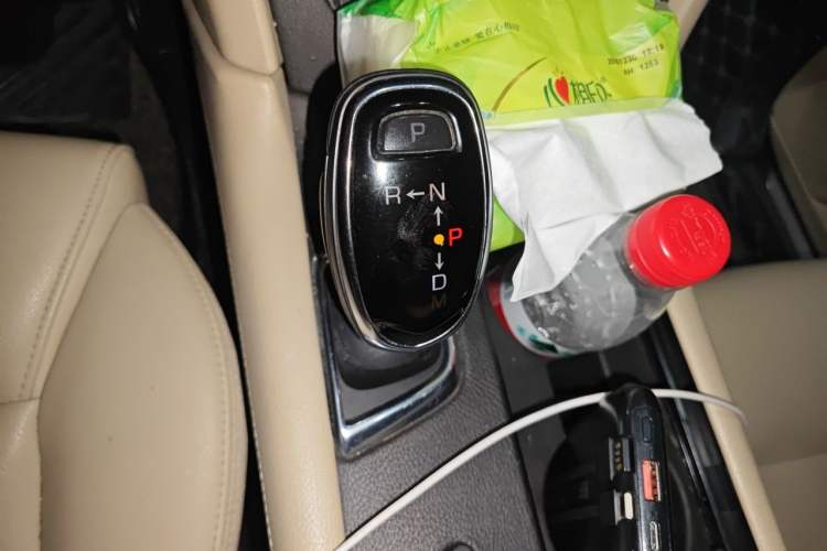 Used Cadillac XT5 2016 25T Tech Edition Gear Lever