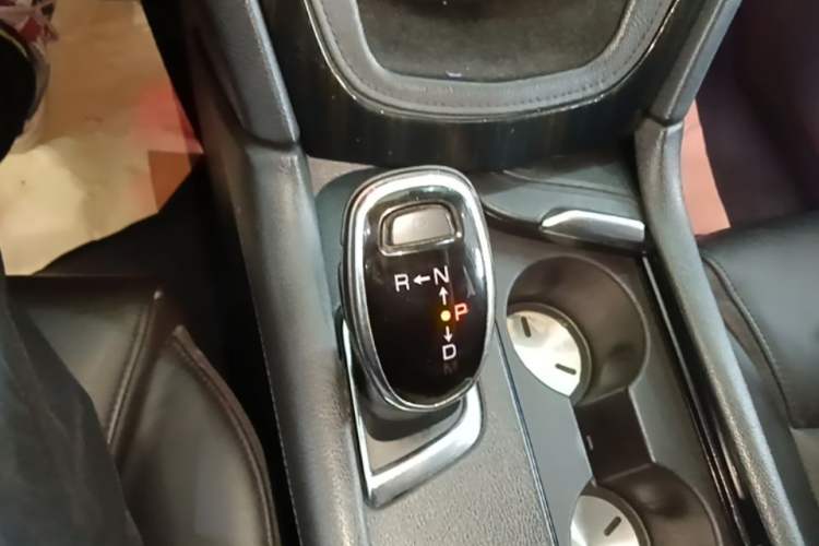 Used Cadillac XT5 2016 25T Luxury Model Gear Lever