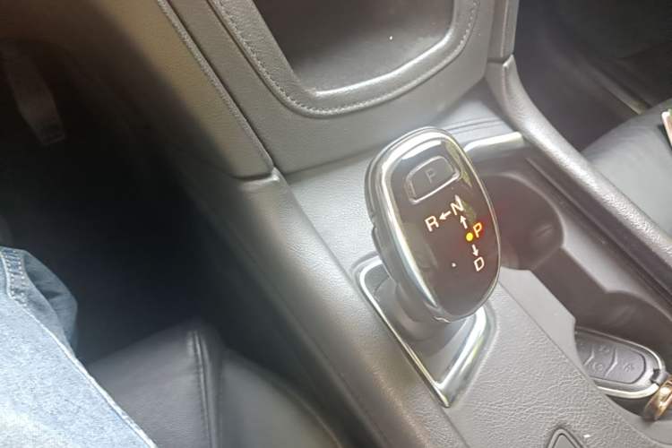 Used Cadillac XT5 2016 25T Luxury Model Gear Lever