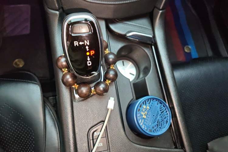 Used Cadillac XT5 2016 28T Four-Wheel Drive Luxury Model Gear Lever