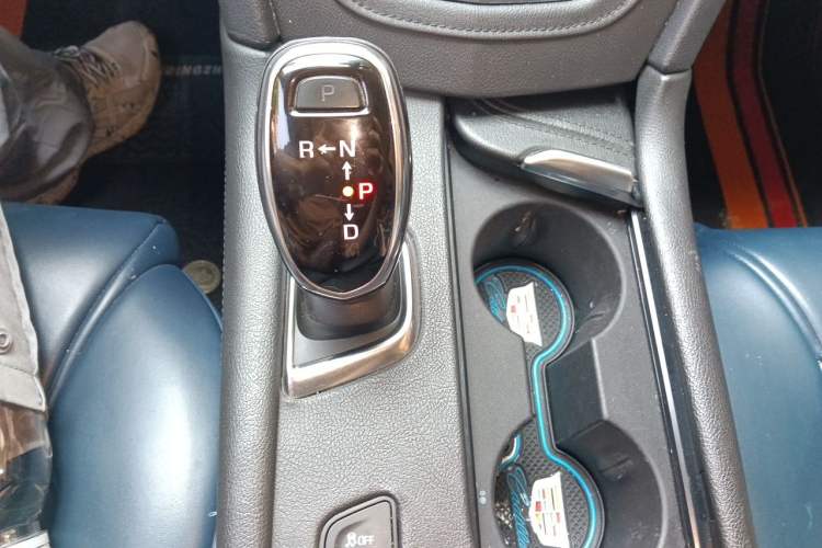 Used Cadillac XT5 2016 28T Four-Wheel Drive Luxury Model Gear Lever