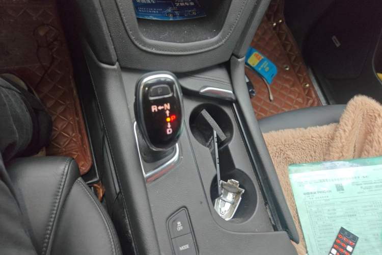 Used Cadillac XT5 2016 25T Luxury Model Gear Lever