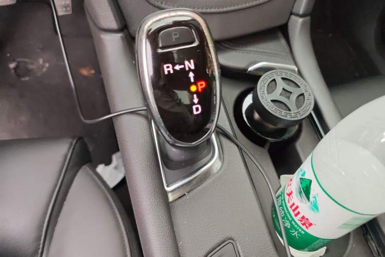 Used Cadillac XT5 2016 25T Luxury Model Gear Lever