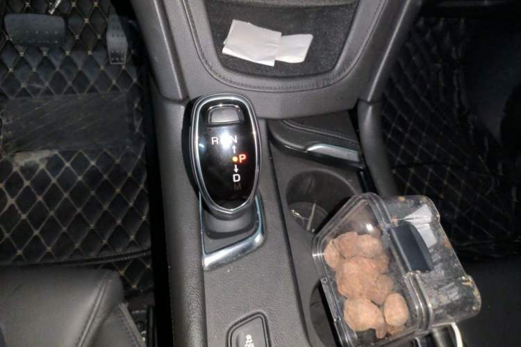Used Cadillac XT5 2016 25T Luxury Model Gear Lever