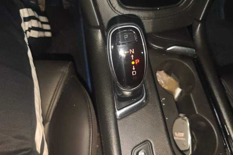Used Cadillac XT5 2016 25T Luxury Model Gear Lever