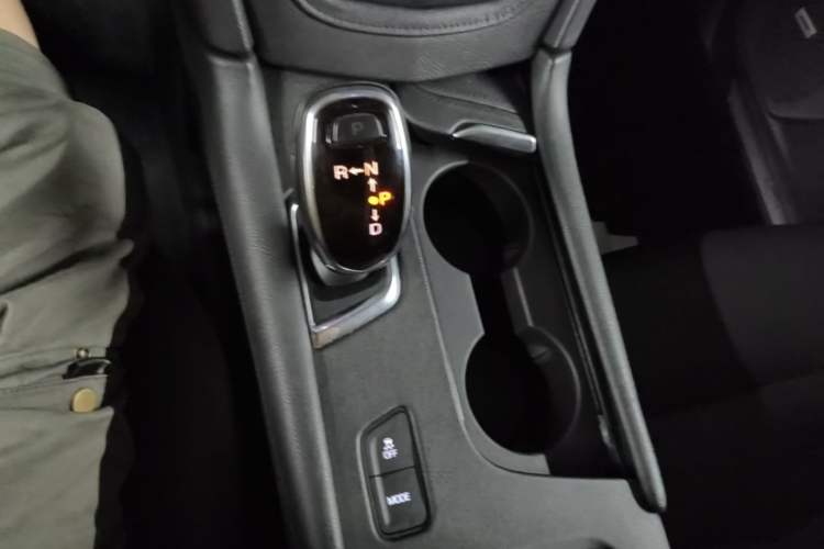 Used Cadillac XT5 2016 25T Luxury Model Gear Lever