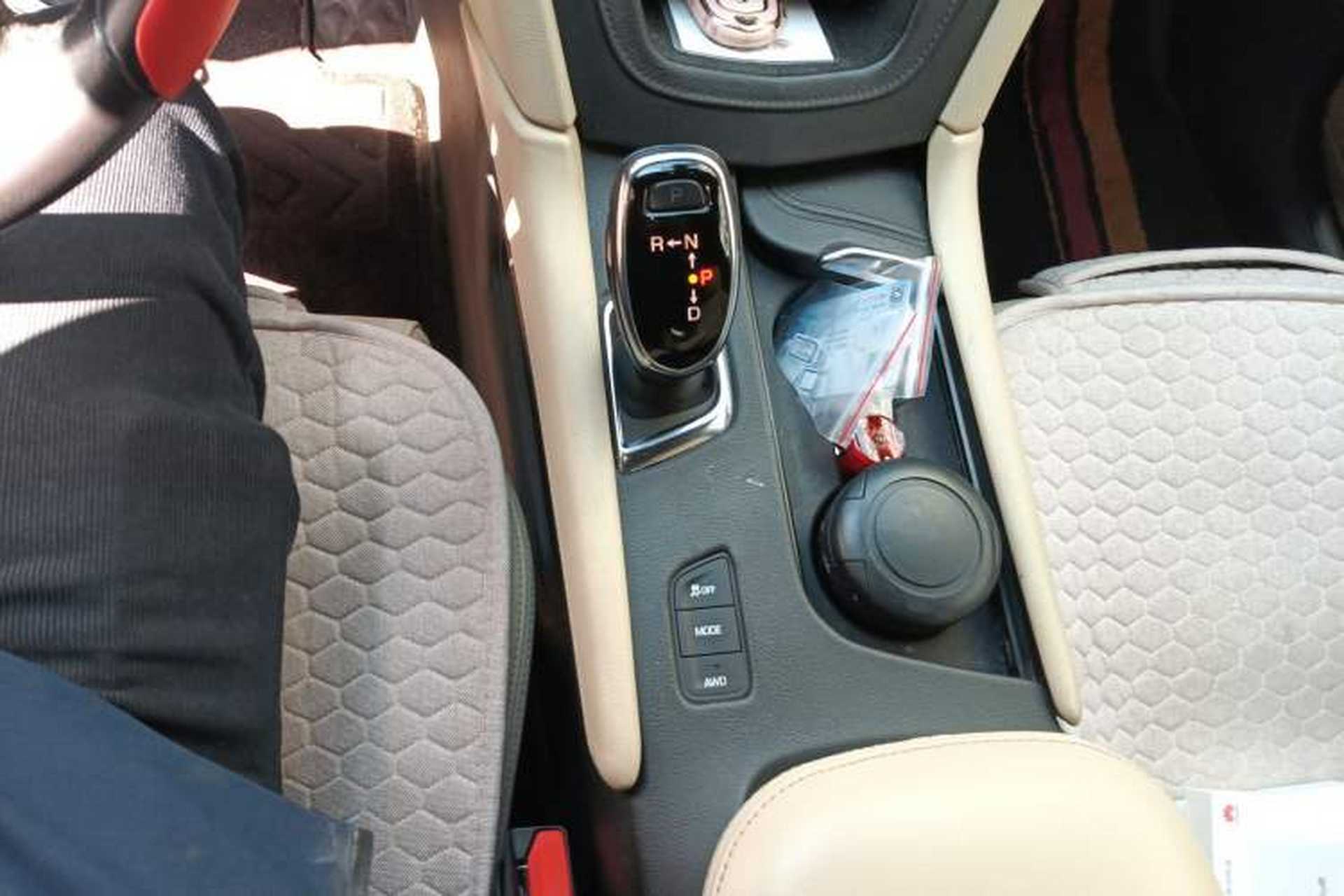 Used Cadillac XT5 2016 28T Four-Wheel Drive Tech Version Gear Lever