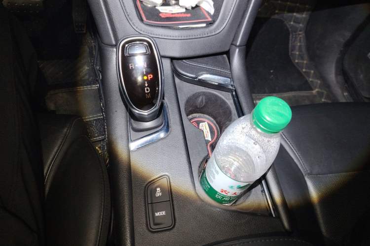 Used Cadillac XT5 2016 25T Luxury Model Gear Lever