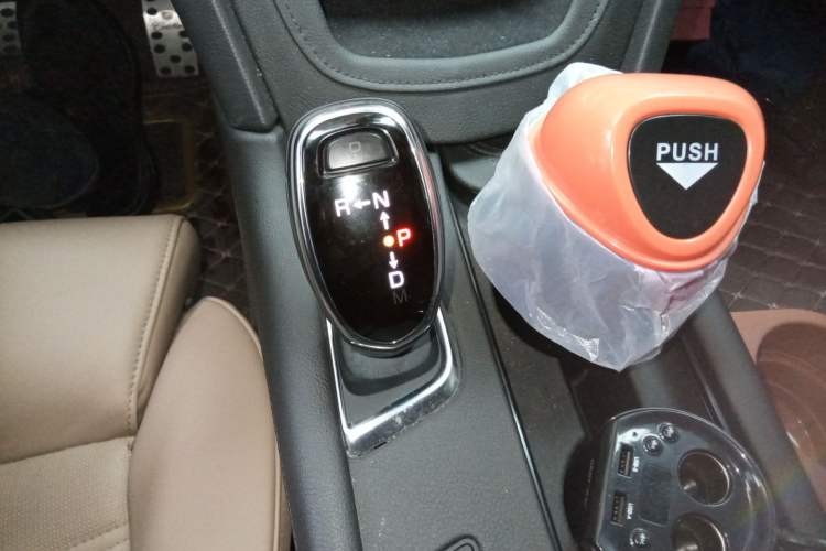 Used Cadillac XT5 2016 28T 4x4 Platinum Edition Gear Lever