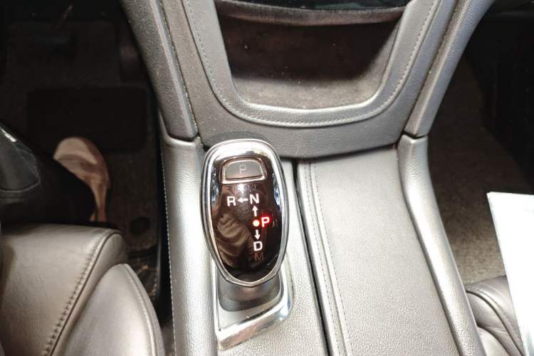 Used Cadillac XT5 2016 25T Luxury Model Gear Lever