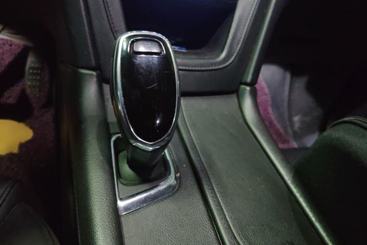 Used Cadillac XT5 2016 25T Luxury Model Gear Lever