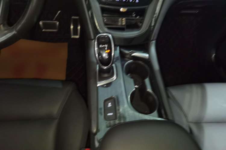 Used Cadillac XT5 2016 25T Luxury Model Gear Lever