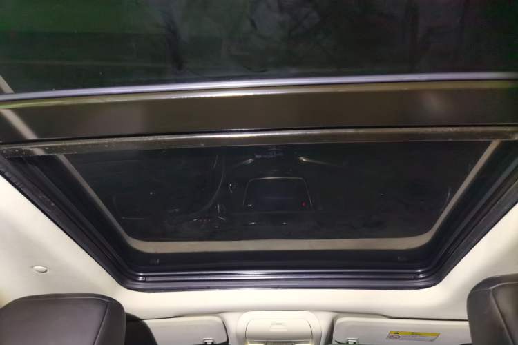 Used Cadillac XT5 2016 25T Luxury Model Headliner