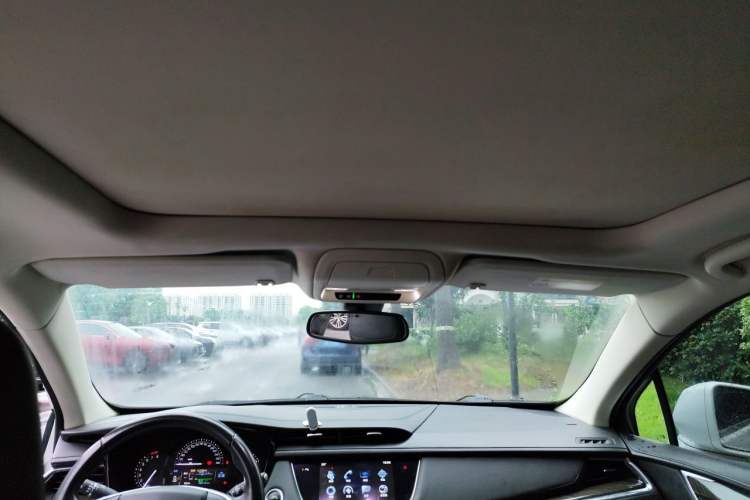 Used Cadillac XT5 2016 25T Luxury Model Headliner