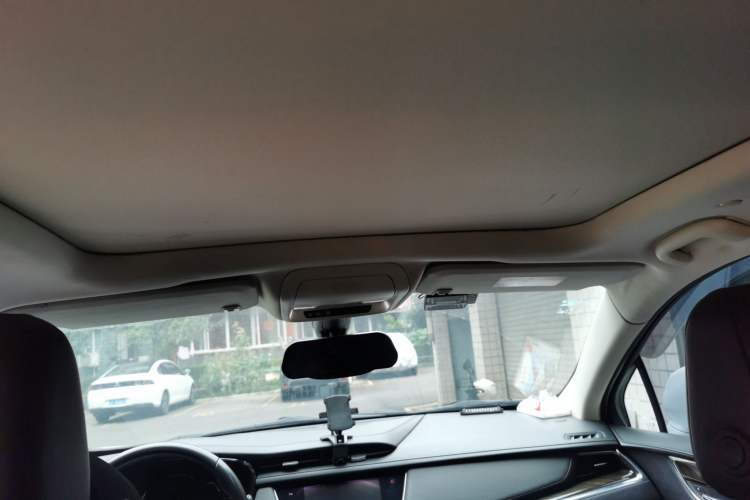 Used Cadillac XT5 2016 25T Luxury Model Headliner