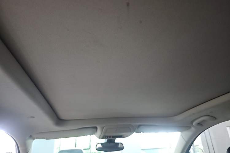 Used Cadillac XT5 2016 25T Luxury Model Headliner