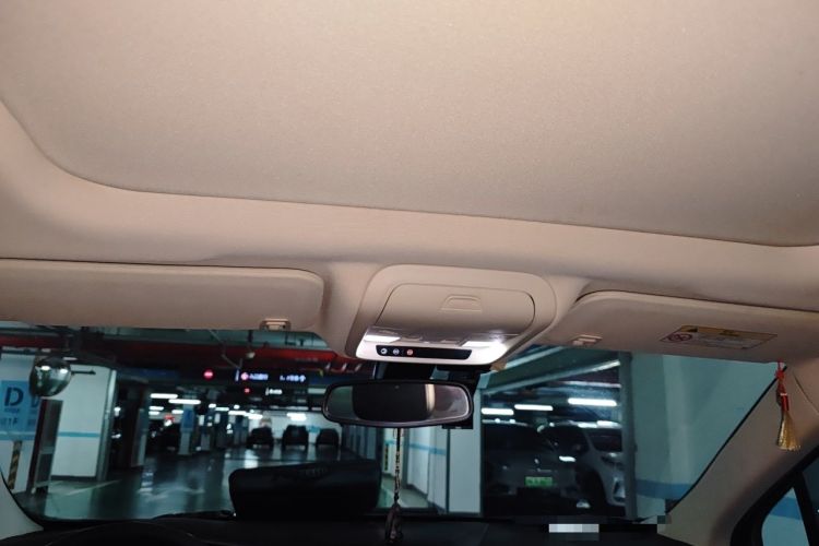 Used Cadillac XT5 2016 25T Luxury Model Headliner