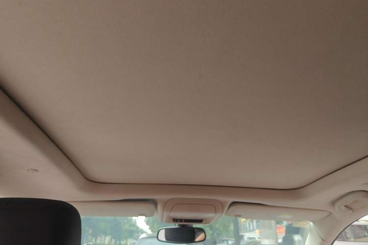 Used Cadillac XT5 2016 25T Luxury Model Headliner