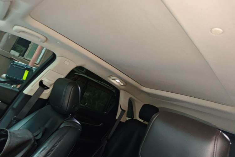 Used Cadillac XT5 2016 28T Four-Wheel Drive Luxury Model Headliner