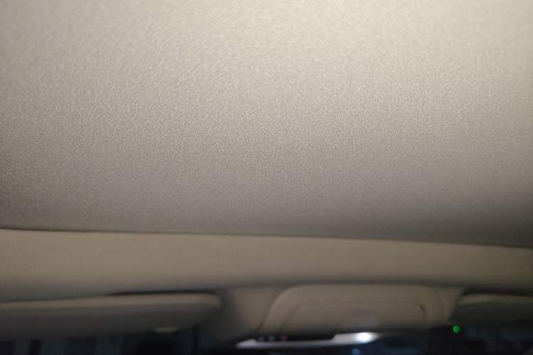 Used Cadillac XT5 2016 25T Luxury Model Headliner