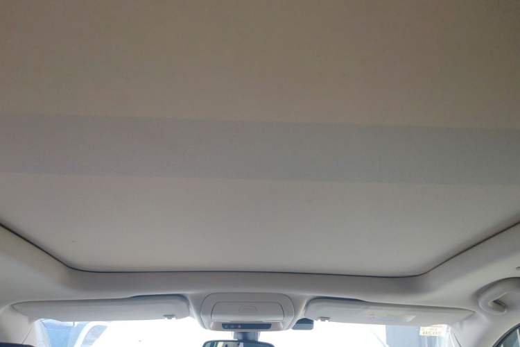 Used Cadillac XT5 2016 25T Luxury Model Headliner