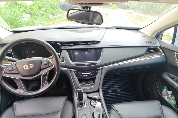 Used Cadillac XT5 2016 25T Luxury Model Headliner