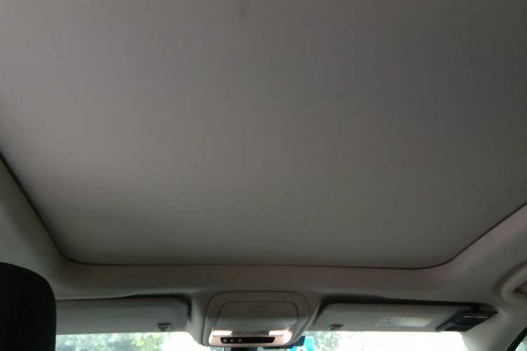 Used Cadillac XT5 2016 25T Luxury Model Headliner