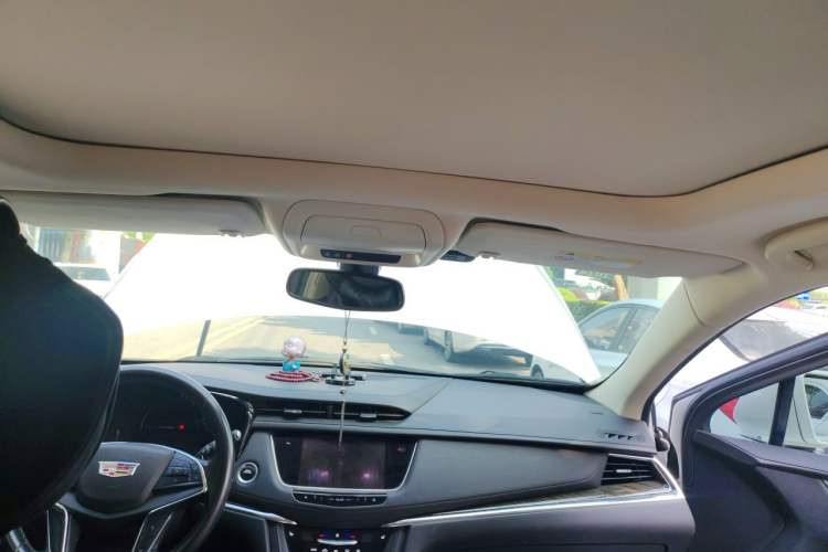 Used Cadillac XT5 2016 25T Luxury Model Headliner
